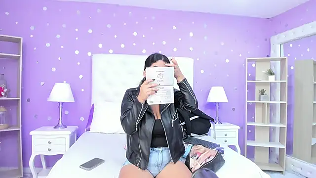 scarlette 15  online show from 18, 11, 2025