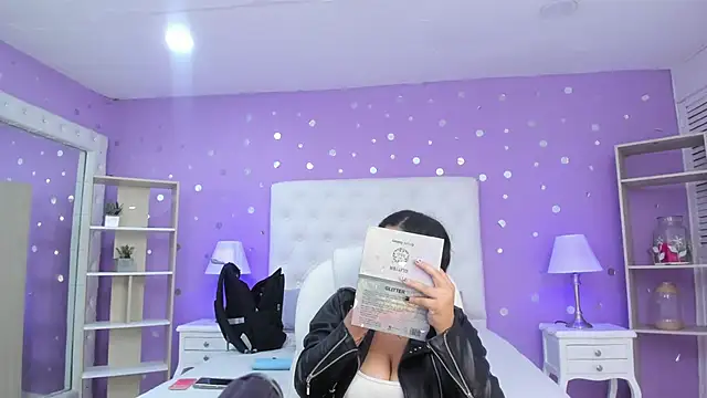 scarlette 15  online show from 28, 11, 2025