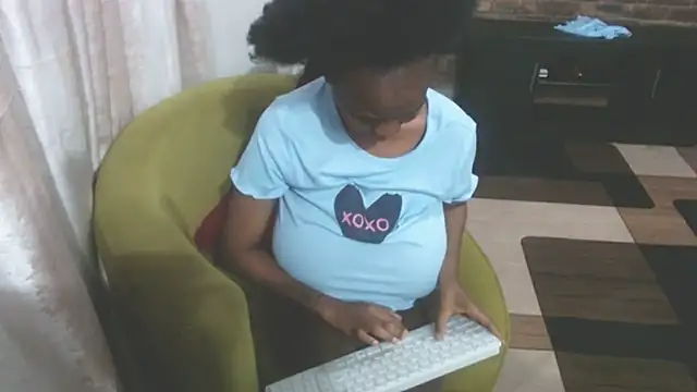 Snapshot of Wettitiesxxx chatting on 24, 10, 2025 Wettitiesxxx online show from 24, 10, 2025