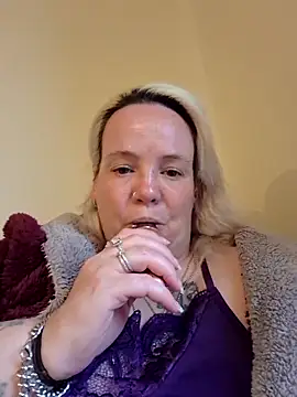 Bigbustedcurvylady online show from 18, 5, 2026