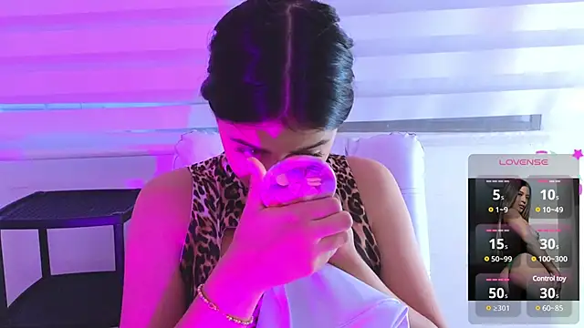 leiya 1303 online show from 25, 1, 2025