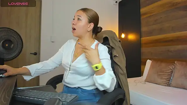 alma fenix online show from 17, 9, 2025