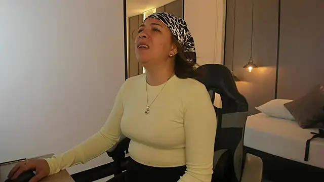 alma fenix online show from 24, 9, 2025