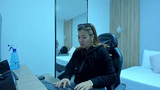 alma fenix online show from 15, 1, 2026