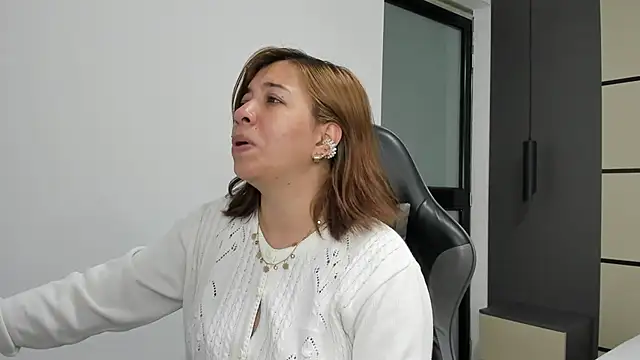 alma fenix online show from 1, 10, 2025