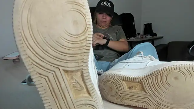 alma fenix online show from 27, 3, 2026