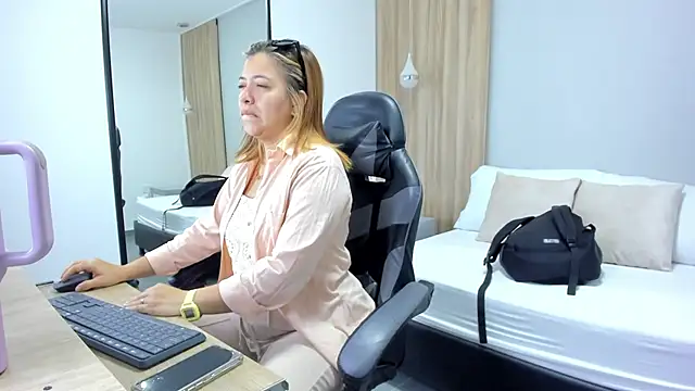 alma fenix online show from 14, 1, 2026