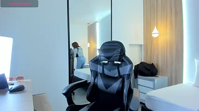 alma fenix online show from 17, 12, 2025