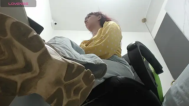 alma fenix online show from 10, 3, 2025