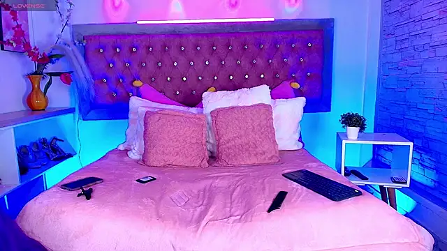 EmmaWilder online show from 21, 10, 2025