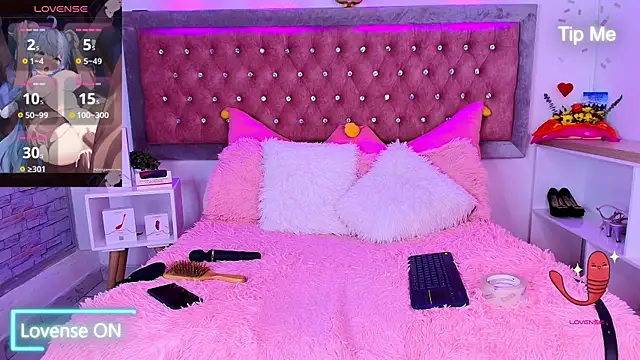 EmmaWilder online show from 12, 3, 2025