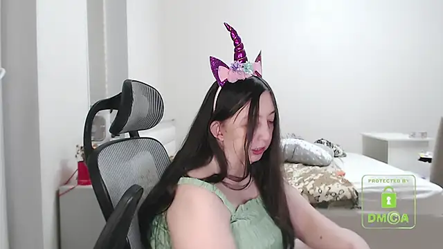 Snapshot of cute_and_hot chatting on 25, 10, 2025 cute and hot online show from 25, 10, 2025