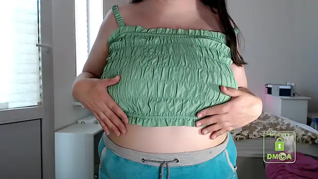 cute and hot online show from 5, 7, 2026