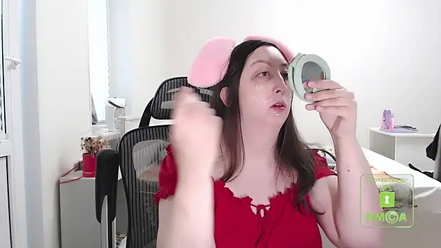 Snapshot of cute_and_hot chatting on 10, 10, 2025 cute and hot online show from 10, 10, 2025