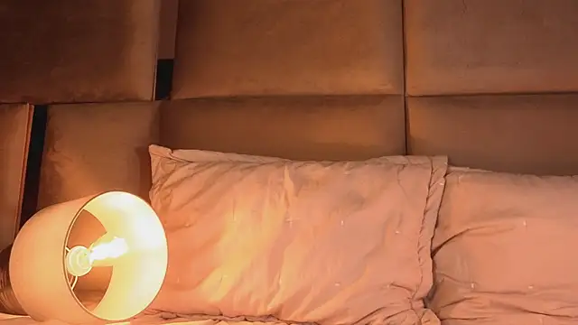 angelinepossy online show from 4, 11, 2025