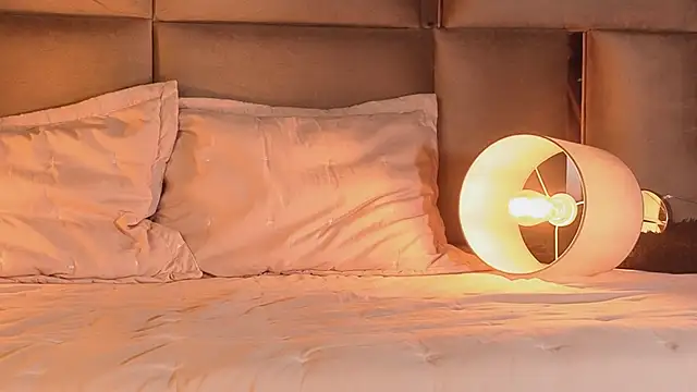 angelinepossy online show from 9, 11, 2025