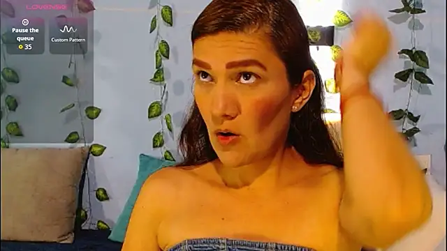 Snapshot of venus_swet_ chatting on 12, 7, 2026 venus swet online show from 12, 7, 2026