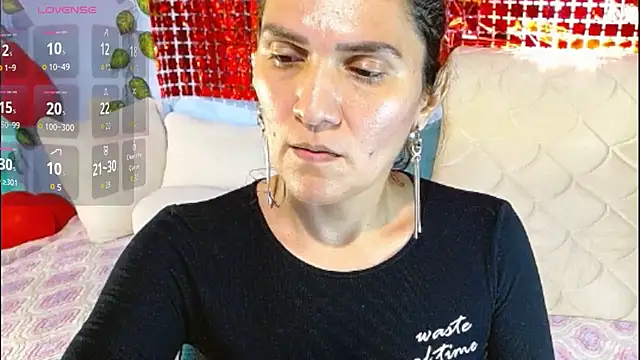 venus swet  online show from 5, 3, 2026