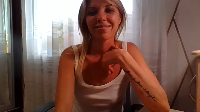 Snapshot of VelvetLove287 chatting on 14, 7, 2026 VelvetLove287 online show from 14, 7, 2026