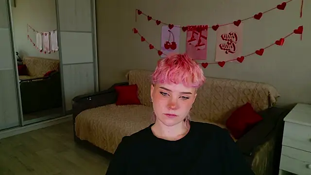 School Love online show from 22, 9, 2025