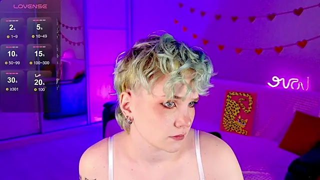 School Love online show from 16, 3, 2025