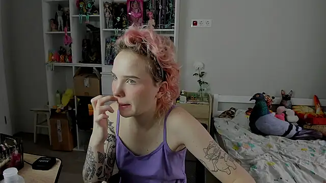 School Love online show from 23, 11, 2025