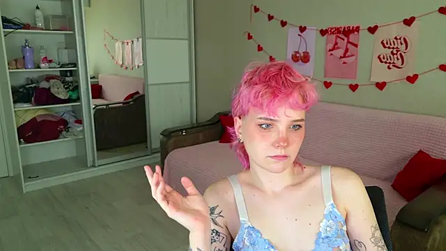 School Love online show from 19, 9, 2025