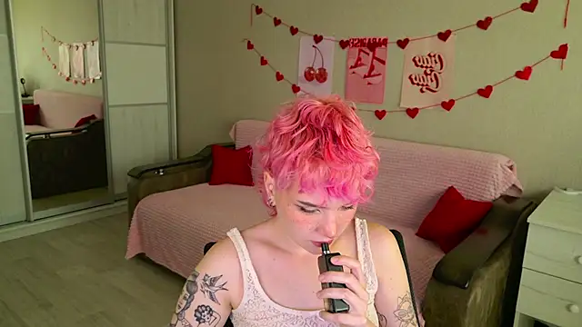 School Love online show from 18, 9, 2025