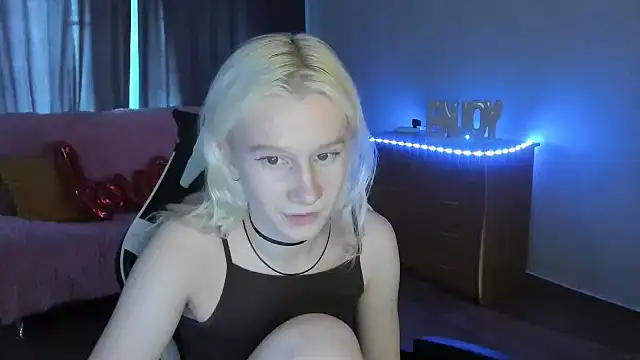Snapshot of EnigmaSee chatting on 1, 7, 2026 EnigmaSee online show from 1, 7, 2026