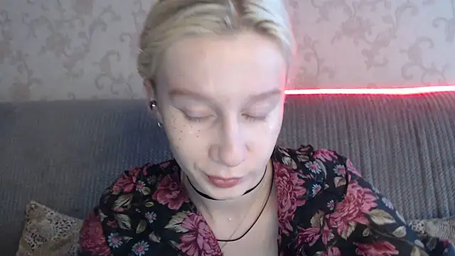 Snapshot of EnigmaSee chatting on 19, 7, 2026 EnigmaSee online show from 19, 7, 2026