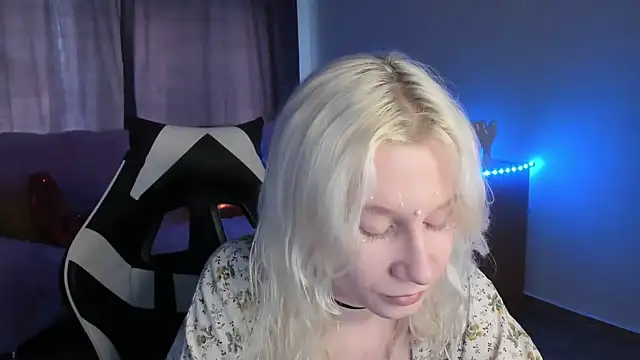 Snapshot of EnigmaSee chatting on 10, 7, 2026 EnigmaSee online show from 10, 7, 2026