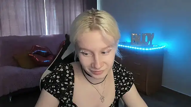 Snapshot of EnigmaSee chatting on 13, 7, 2026 EnigmaSee online show from 13, 7, 2026