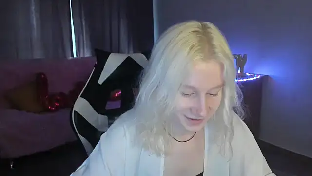 Snapshot of EnigmaSee chatting on 27, 6, 2026 EnigmaSee online show from 27, 6, 2026
