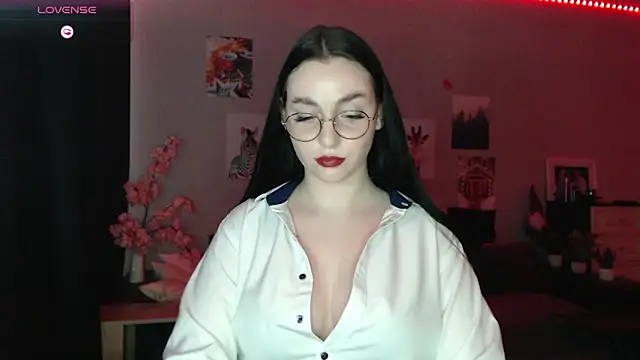 Fluffy Tiffy online show from 13, 3, 2025