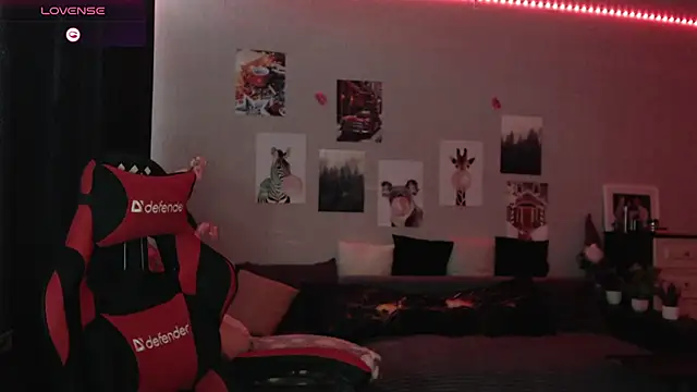 Fluffy Tiffy online show from 12, 3, 2025