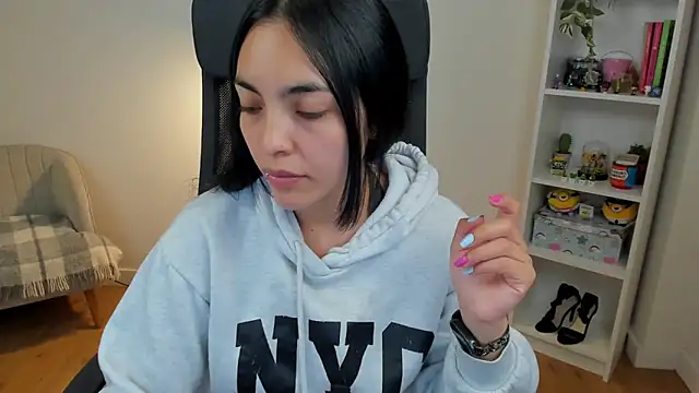 Snapshot of _BellaEvans_ chatting on 12, 6, 2026 BellaEvans online show from 12, 6, 2026