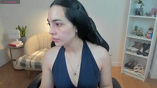  BellaEvans  online show from 10, 4, 2026