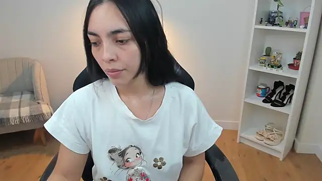  BellaEvans  online show from 2, 3, 2026