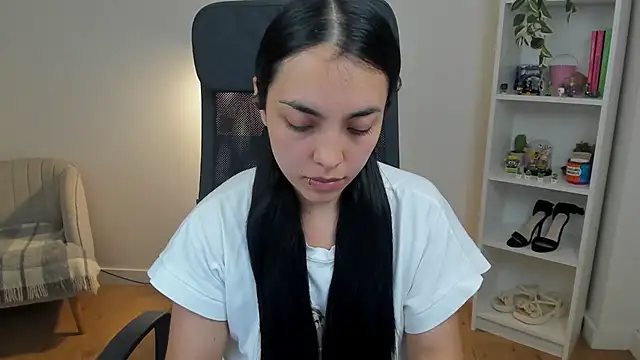 Snapshot of _BellaEvans_ chatting on 5, 6, 2026 BellaEvans online show from 5, 6, 2026