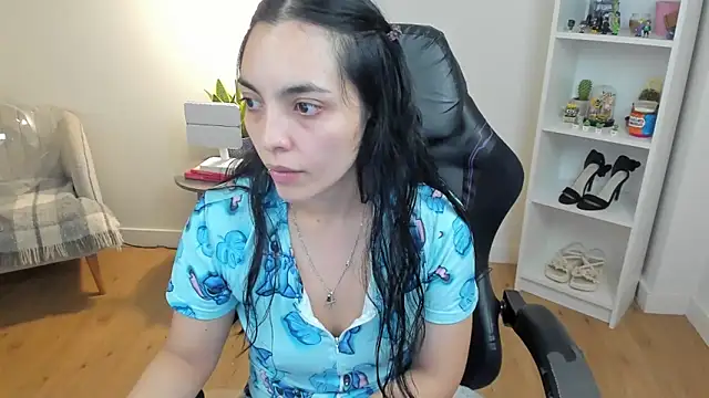  BellaEvans  online show from 30, 4, 2026