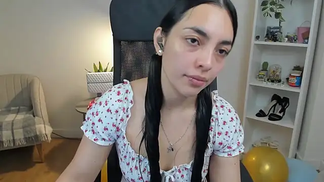  BellaEvans  online show from 22, 5, 2026