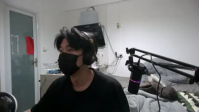 Snapshot of wuzhimao0207 chatting on 13, 12, 2024 wuzhimao0207 online show from 13, 12, 2024