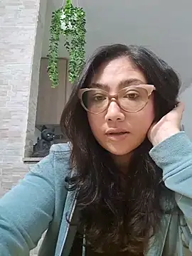 Mia Ruiz online show from 3, 3, 2025