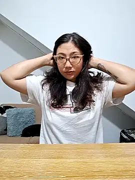 Mia Ruiz online show from 27, 1, 2025