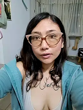 Mia Ruiz online show from 4, 2, 2025