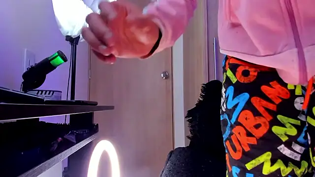 aldrinwhite online show from 13, 1, 2026