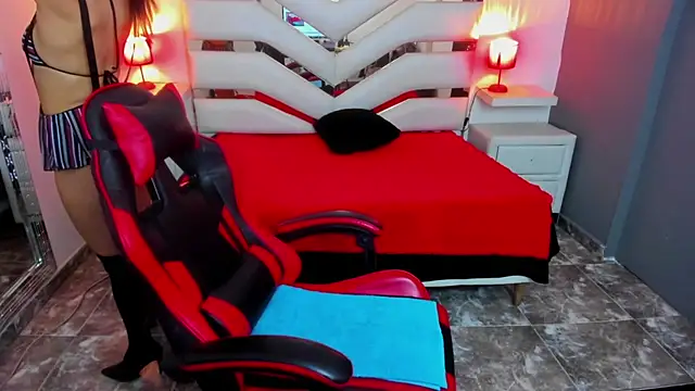 KateTompson  online show from 13, 11, 2025