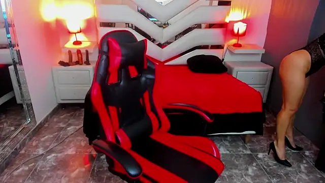 KateTompson  online show from 15, 11, 2025