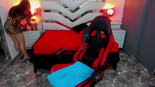 KateTompson  online show from 20, 11, 2025