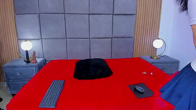 KateTompson  online show from 23, 3, 2026